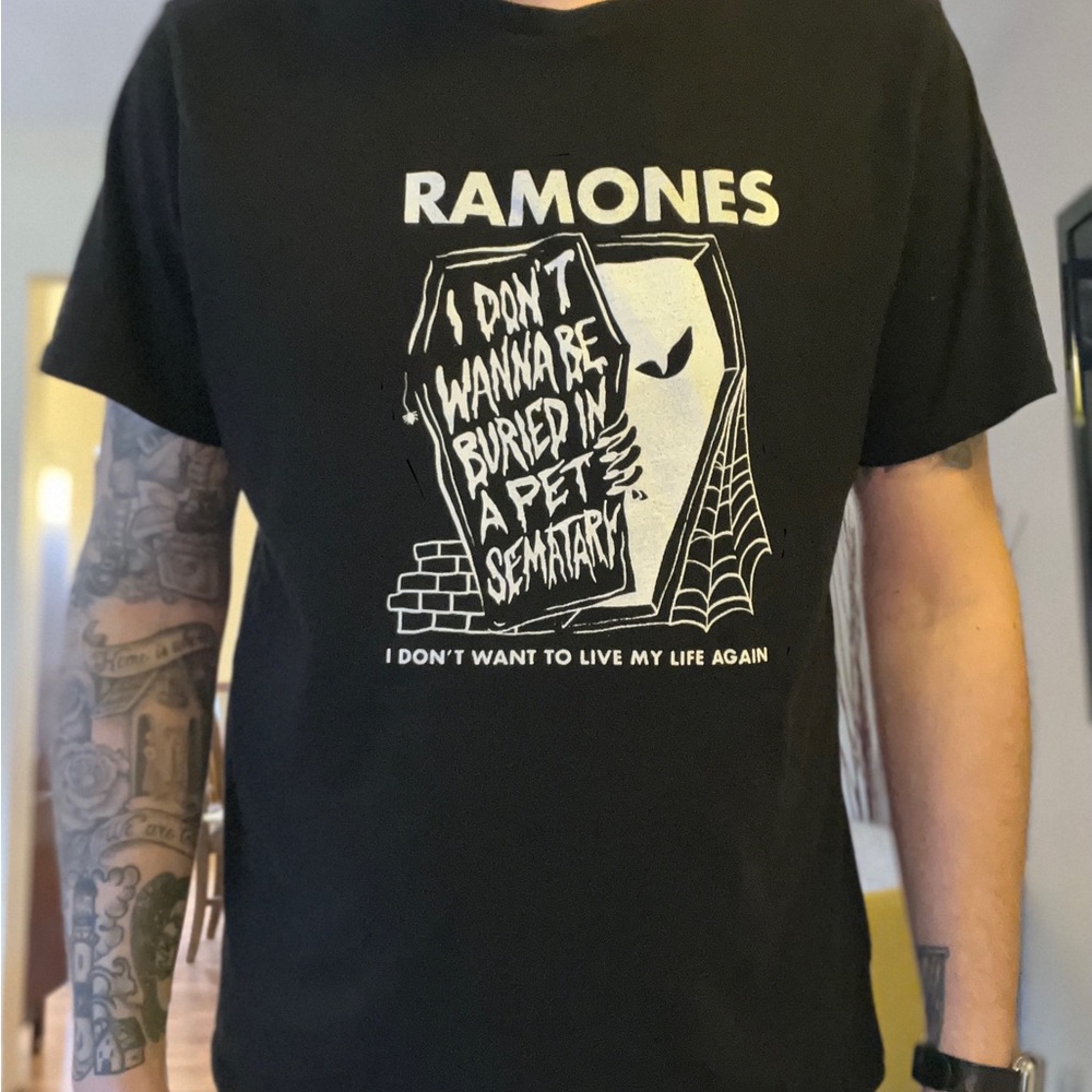 Ramones shirt!